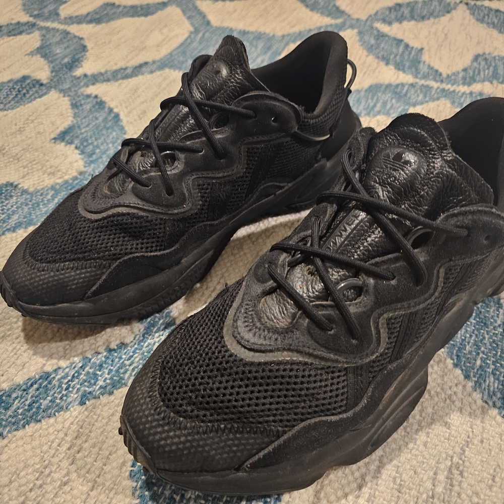 Men's Black Sneakers